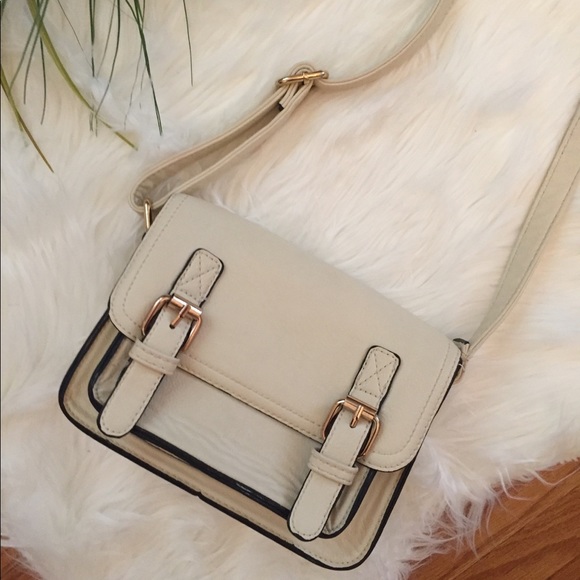Handbags - White Faux Leather Crossbody Bag
